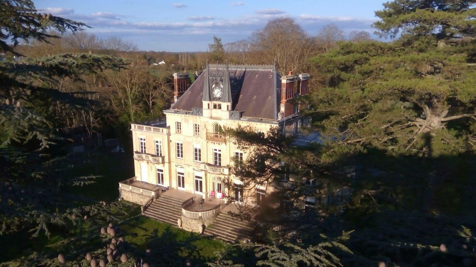Chateau De La Rocherie Nevers Nord / Varennes-Vauzelles Exterior photo